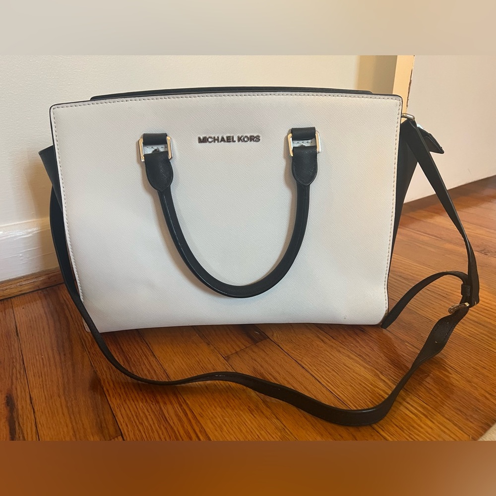 Michael Kors Purse white and black